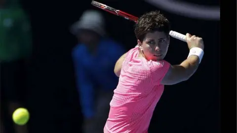 El partido de Carla Suárez fue suspendido a causa de la lluvia en Dubai.