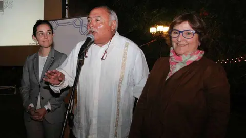 La abogada María Rubert, el embajador Francisco Alonso y Blanca Martín,  gerente de la empresa mexicana La Costeña para Europa, Oriente Medio y África, durante el networking en Dubai. (EL CORREO)