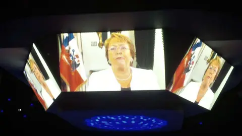 Bachelet, durante su intervención por vídeo conferencia en el Foro Global de Mujeres de Dubai.