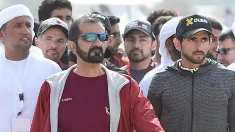 El gobernador y el príncipe heredero de Dubai durante el evento. (WAM)