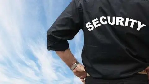 Emirates busca personal de seguridad.