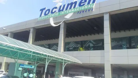 Entrada principal del Aeropuerto Internacional Tocumen en Ciudad de Panam&aacute;.