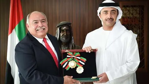 El embajador mexicano recibe de manos del jeque Abdullah Bin Zayed Al Nahyan la Orden de Independencia en primer grado