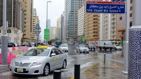 Día lluvioso en Abu Dhabi.