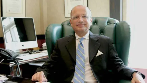 Lance de Masi, rector de la Universidad Americana de Dubai, en su despacho. (Cedida)