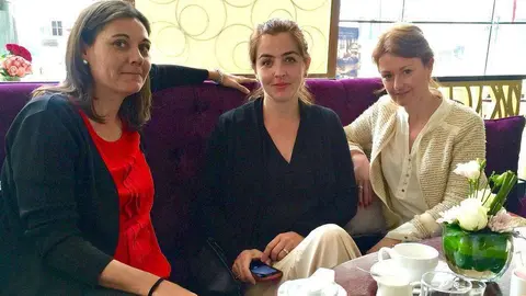 Responsables de ambos grupos durante su reunión hoy en Doha. 