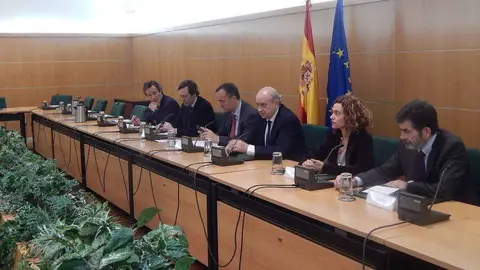 El ministro del Interior español, Jorge Fernández Díaz, preside la reunión de la Comisión de Seguimiento del Pacto Antiyihadista. Foto: Ministerio del Interior