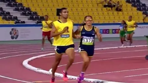 Atletas colombianos, durante el Gran Prix de Dubai. (@INSPIRE_WEBTV / El Espectador)