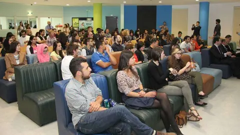 La sala minutos antes de la proyección de la película (M.P.)