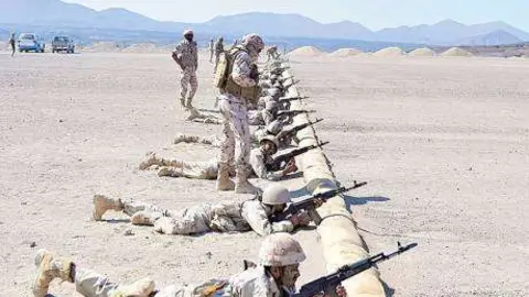 Imagen de un entrenamiento de reclutas del Servicio Nacional en Emiratos. (WAM)