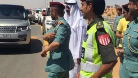 Autoridades durante la inauguración del nuevo tramo de Emirates Road.