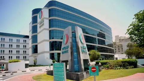 ENOC es la empresa petrolera de Dubai.