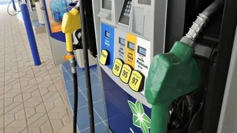 Imagen de un surtidor de gasolina en Qatar.