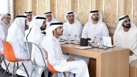 El gobernador de Dubai y otras autoridades presentaron la construcción 3-D en el emirato.