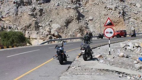 Las motos podrán tener su propio carril en carreteras de Dubai.