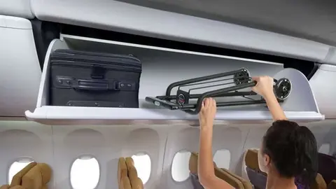 La policía advierte de llevar los objetos de valor encima durante el vuelo.