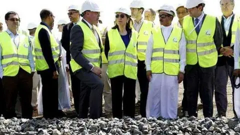 Ana Pastor, durante una visita a las obras del AVE de Medina a La Meca en Arabia Saudita.