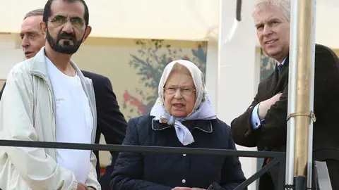 El jeque Mohammed bin Rashid Al Maktoum se reunió con la reina Isabel II en Windsor. (WAM)