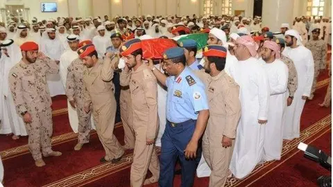 El funeral en la mezquita de Sheikh Zayed de Ajman del militar Nawwaf Abdullah Salim Al Nuaimi (Alitihad).