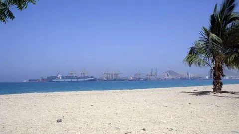 Una imagen de la playa de Khorfakkan en Sharjah.
