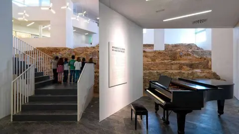 Librería pública en Ceuta.