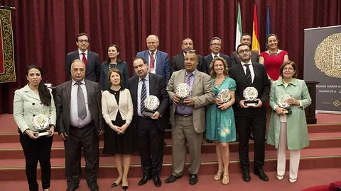 Foto de familia de los galardonados con los Premios HISARA 2016 (Ambar Connect)