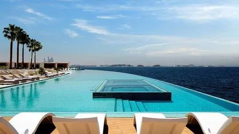 Una de las piscinas del Club de Playa del Burj Al Arab.