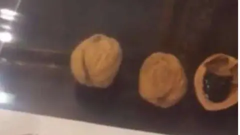 Una imagen de las nueces confiscadas por Aduanas de Dubai.