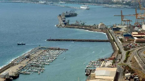 Imagen general del puerto español de Santa Cruz de Tenerife.
