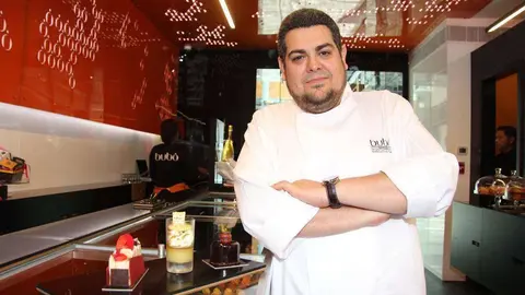 Miguel Gil, chef ejecutivo de los restaurantes  Bubó en Emiratos Árabes, en el establecimiento de Dubai. (EL CORREO)