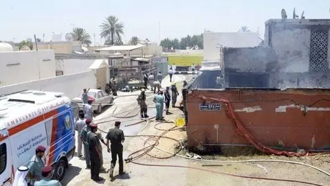 Los bomberos de Sharjah pudieron rescatar a dos familias.