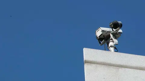 Una cámara de vigilancia. (José María Mateos, Flickr)