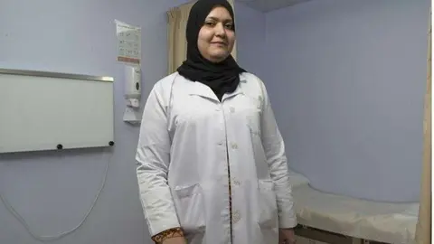 La emiratí especilista en urología, Ahlam BuSaber.