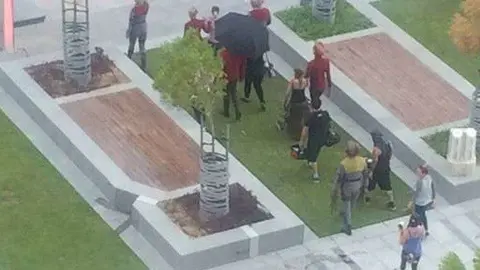 Los actores antes de grabar la película.