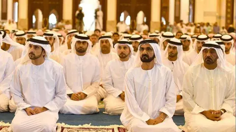 El jeque Mohammed durante la celebración del Eid en la Mezquita Zabeel.