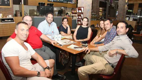 Reunión de la candidatura de Ciudadanos Españoles Unidos Residentes (CEURE). (EL CORREO)