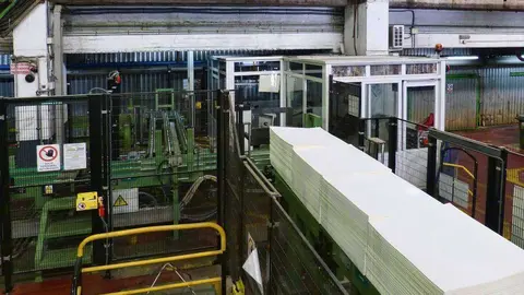 Una fábrica de celulosa. (Juntiagues, Flickr)