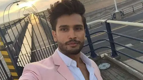 Rohit Khandelwal, elegido el hombre más guapo del mundo.