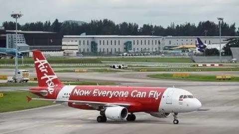 Un avión de la aerolínea Air Asia.