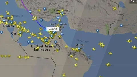 Captura del sitio Flightradar24.com a las 18.50 horas del aeropuerto de Dubai.