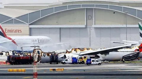 Estado en el que quedó el avión de Emirates EK521 tras el aterrizaje de emergencia en el Aeropuerto de Dubai.