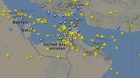 Una captura del sitio web flightradar donde se observa el espacio aéreo de EAU.