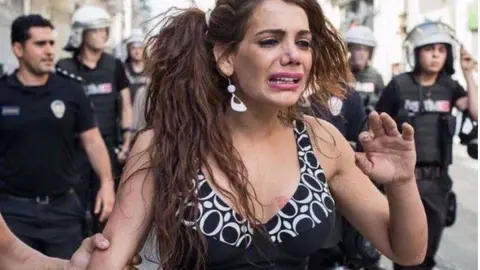 La activista turca Hande Kader.