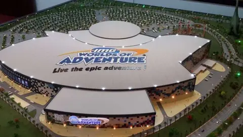 Una imagen del parque temático cubierto de Dubai en la carretera E-311.