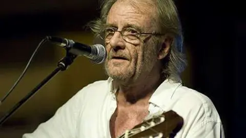 Una imagen reciente del cantautor Luis Eduardo Aute.