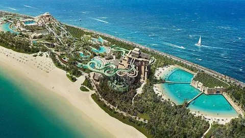 Aquaventure en Atlantis The Palm es impresionante parque acuático.