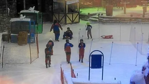 Estación de esquí interior en Mall of The Emirates en Dubai. (EL CORREO)