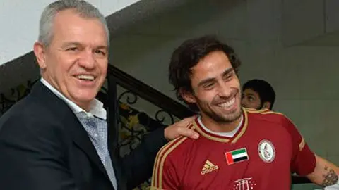 Una imagen de Javier Aquirre y Jorge Valdivia en Emiratos Árabes.