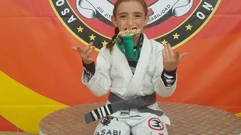 Lola campeona de España de jiu jitsu 2016.