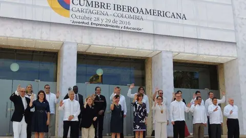 Cancilleres iberoamericanos posando ante los periodistas en Cartagena de Indias. (Patricia Mogollón)